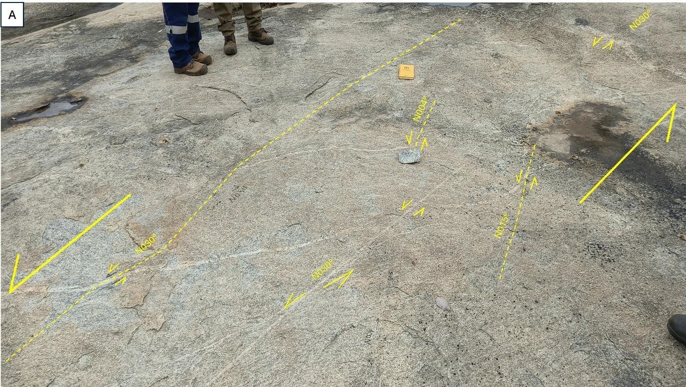 Vue des affleurements rocheux sur le permis PR 1031 Kôfaya Gold